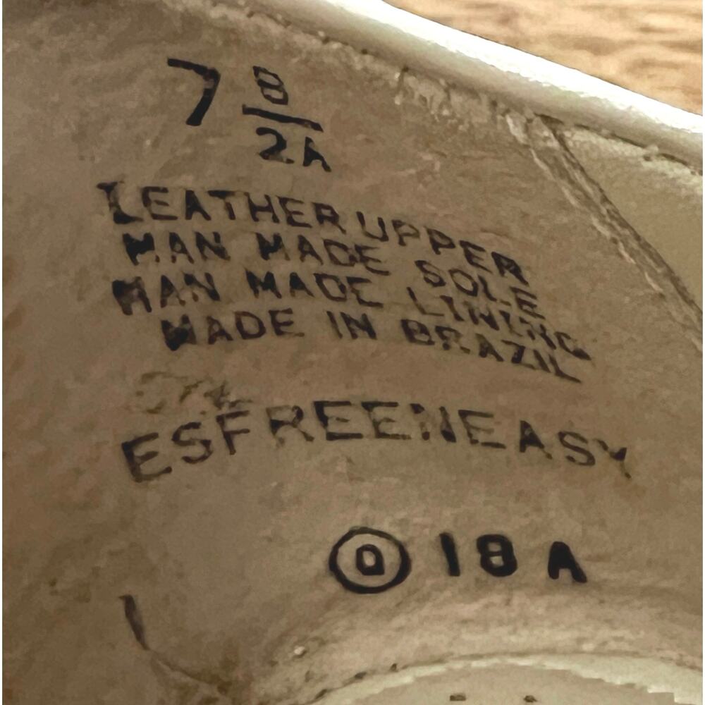 Easy Spirit FreeNEasy size 7 lace-up leather shoes. Light creamy tan/beige. - Picture 8 of 8